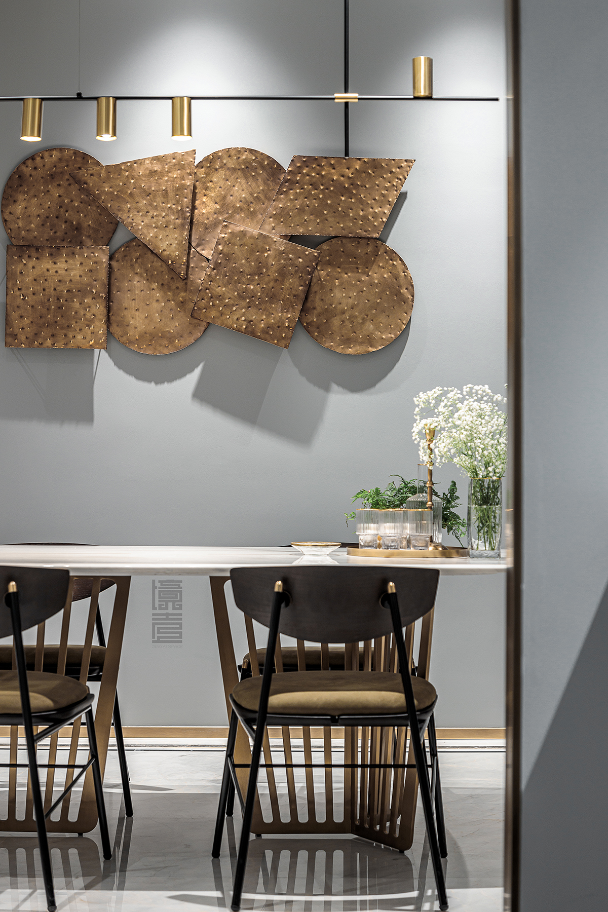 浦東新區(qū)300平復(fù)式展廳辦公室裝修設(shè)計(jì)-第4張圖片-上海古都建筑設(shè)計(jì)集團(tuán) 浦東新區(qū)300平復(fù)式展廳辦公室裝修設(shè)計(jì)-第4張圖片-上海古都建筑設(shè)計(jì)集團(tuán)