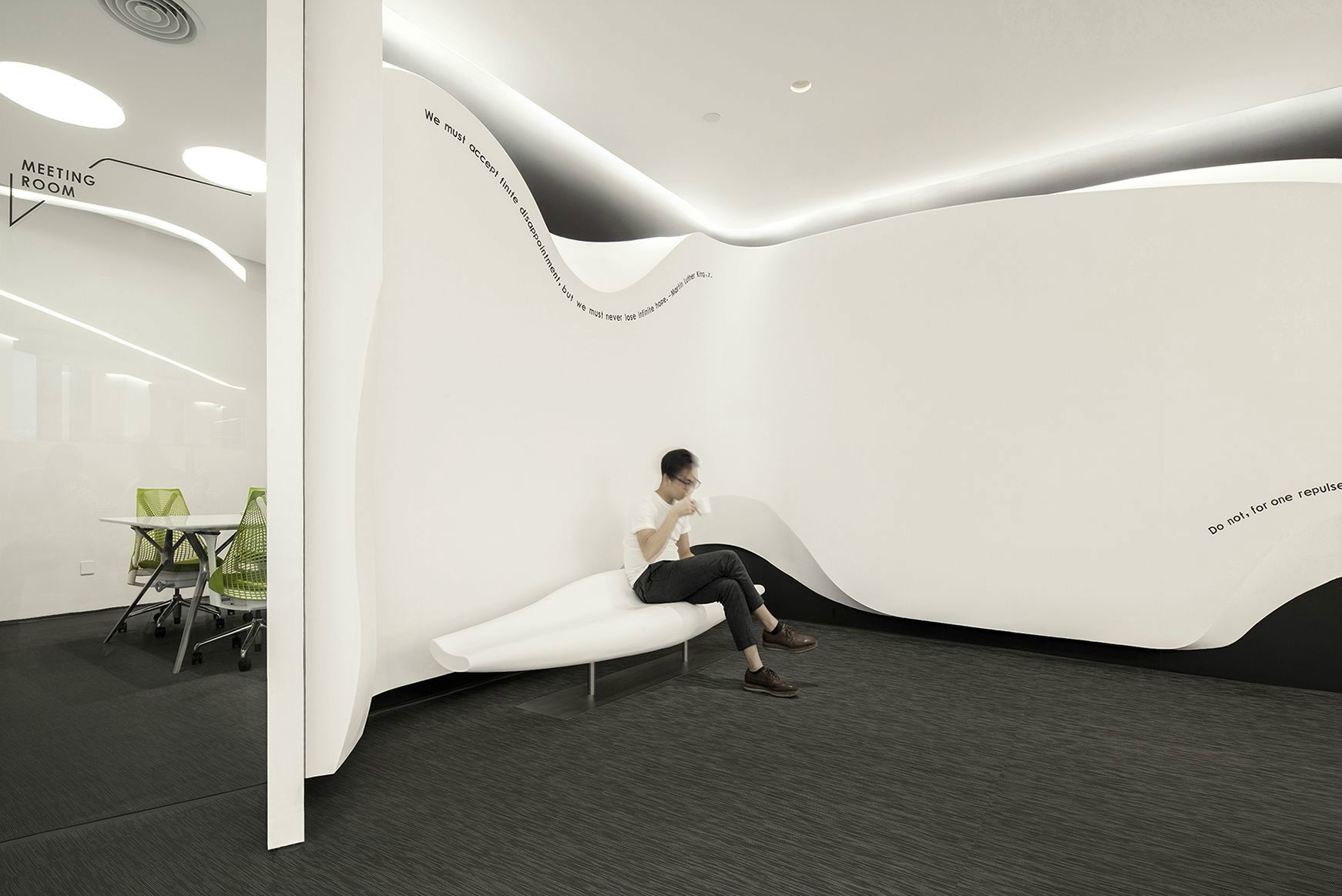 上海辦公室裝修博煒曼辦公空間裝修設(shè)計(jì)-第4張圖片-上海古都建筑設(shè)計(jì)集團(tuán) 上海辦公室裝修博煒曼辦公空間裝修設(shè)計(jì)-第4張圖片-上海古都建筑設(shè)計(jì)集團(tuán)