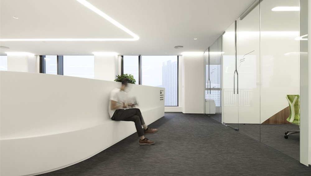 長寧區(qū)純白簡約辦公室裝修設(shè)計效果圖-第4張圖片-上海古都建筑設(shè)計集團(tuán) 長寧區(qū)純白簡約辦公室裝修設(shè)計效果圖-第4張圖片-上海古都建筑設(shè)計集團(tuán)