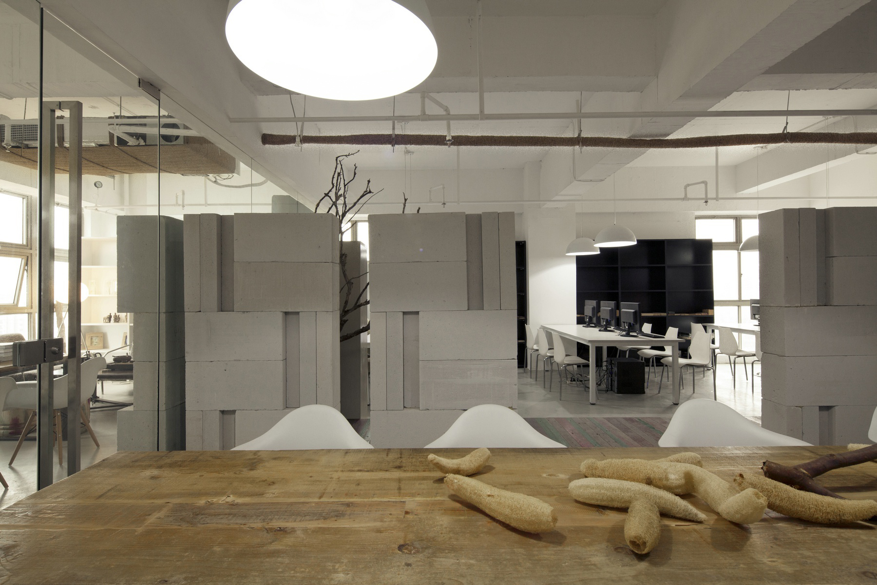 上海辦公室裝修鏡面對(duì)稱(chēng)設(shè)計(jì)-第2張圖片-上海古都建筑設(shè)計(jì)集團(tuán)