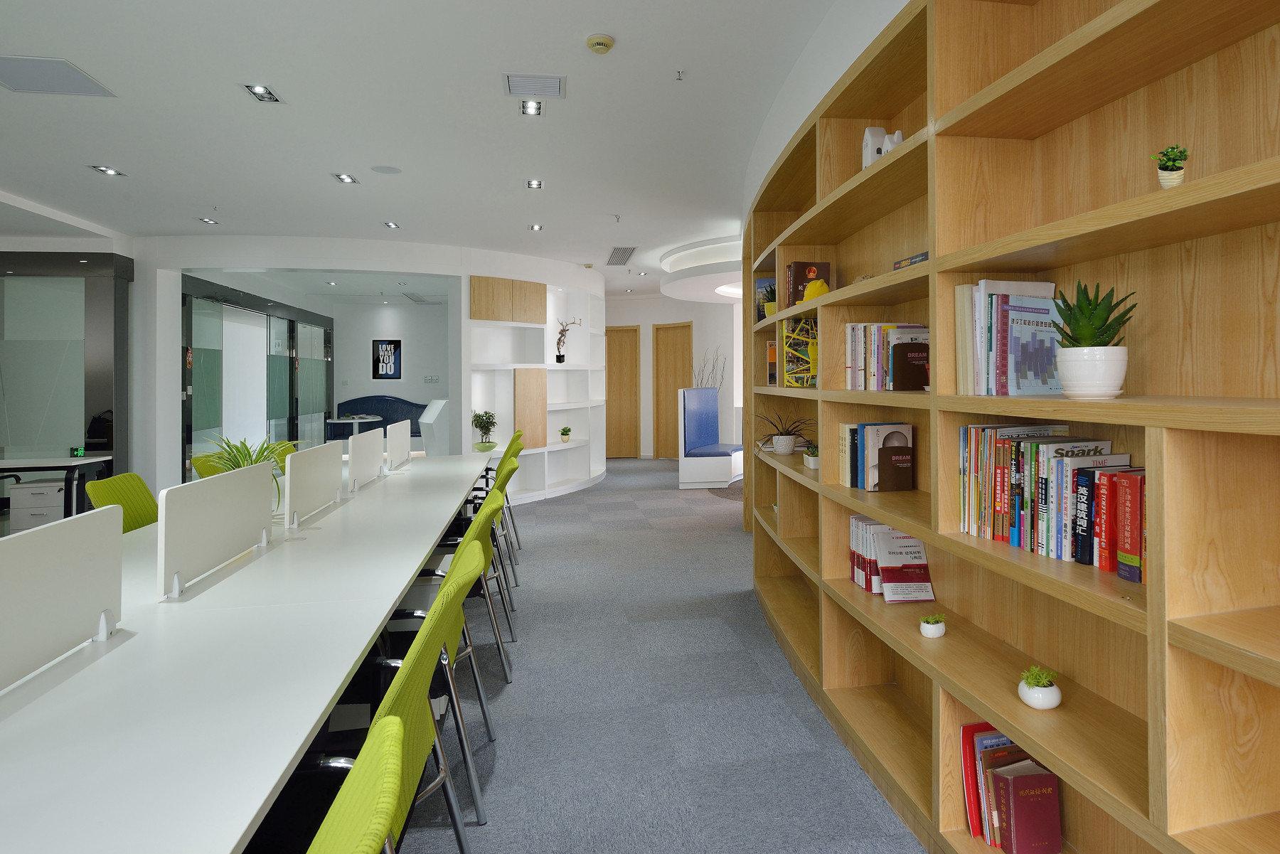 青浦區(qū)辦公室裝修簡約風(fēng)設(shè)計(jì)-第3張圖片-上海古都建筑設(shè)計(jì)集團(tuán) 青浦區(qū)辦公室裝修簡約風(fēng)設(shè)計(jì)-第3張圖片-上海古都建筑設(shè)計(jì)集團(tuán)