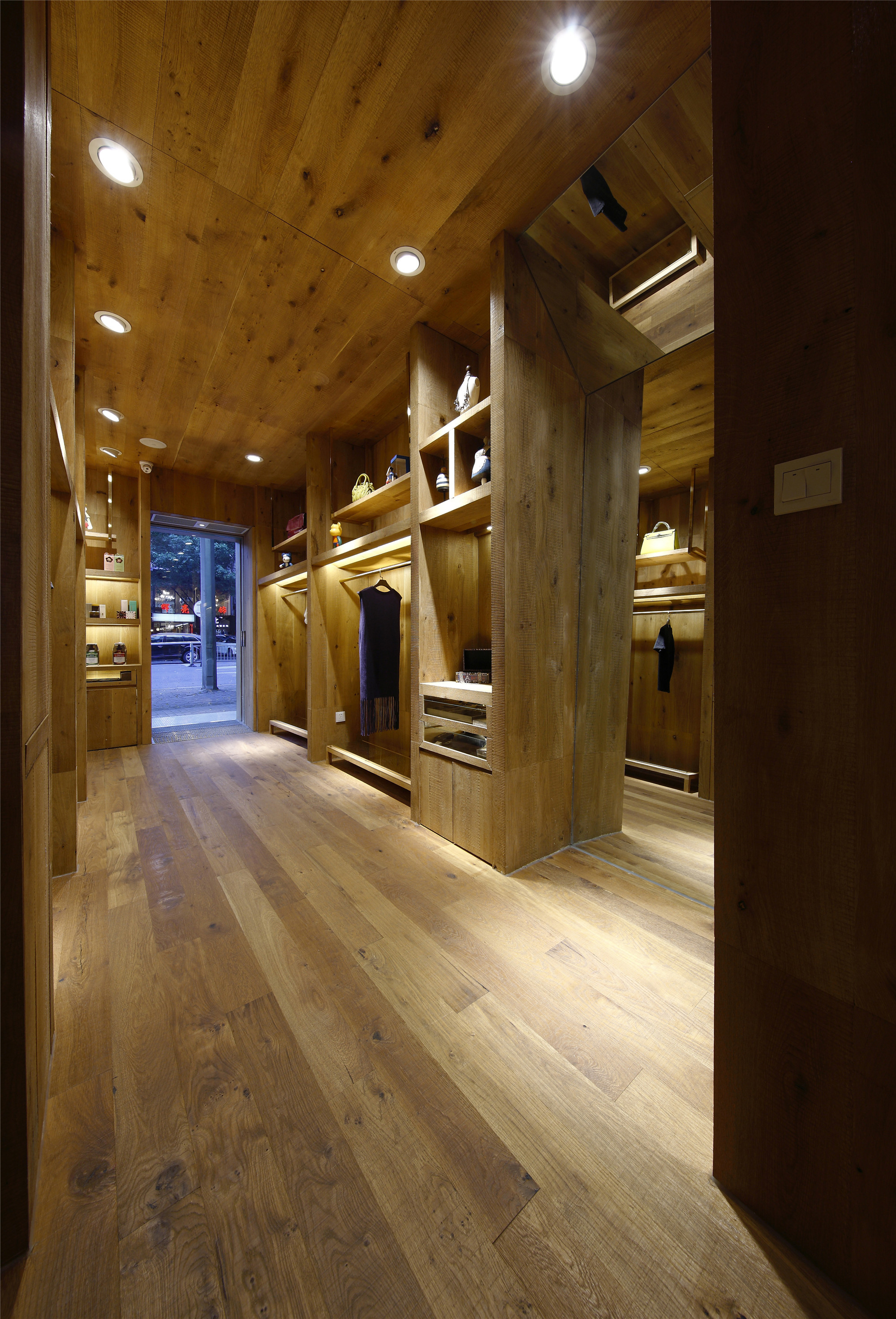 原木風(fēng)格服裝店裝修設(shè)計(jì)-第2張圖片-上海古都建筑設(shè)計(jì)集團(tuán) 原木風(fēng)格服裝店裝修設(shè)計(jì)-第2張圖片-上海古都建筑設(shè)計(jì)集團(tuán)