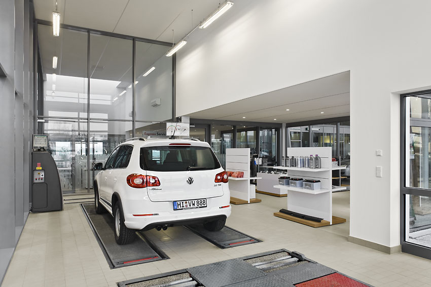 現(xiàn)代時尚風格4S店裝修設(shè)計-第5張圖片-上海古都建筑設(shè)計集團 現(xiàn)代時尚風格4S店裝修設(shè)計-第5張圖片-上海古都建筑設(shè)計集團