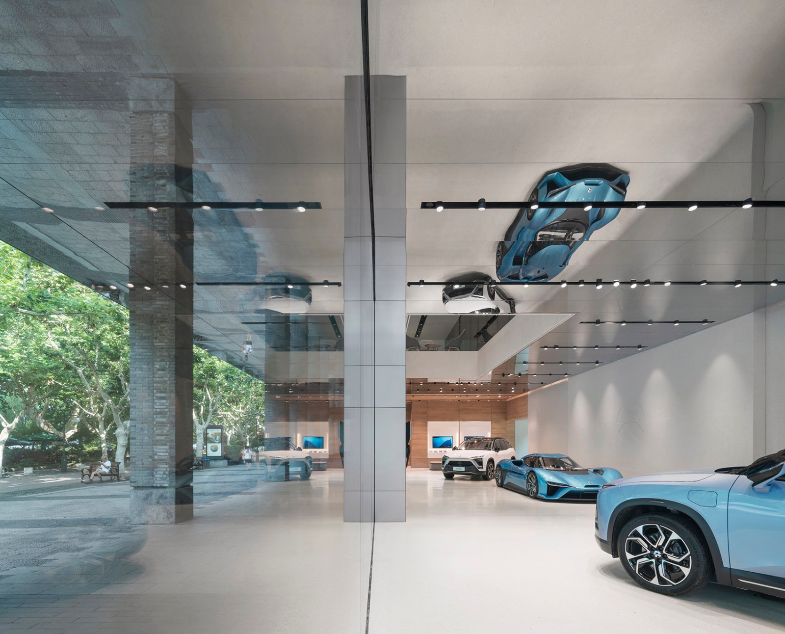 現(xiàn)代簡(jiǎn)約4S店展廳裝修設(shè)計(jì)-第3張圖片-上海古都建筑設(shè)計(jì)集團(tuán) 現(xiàn)代簡(jiǎn)約4S店展廳裝修設(shè)計(jì)-第3張圖片-上海古都建筑設(shè)計(jì)集團(tuán)