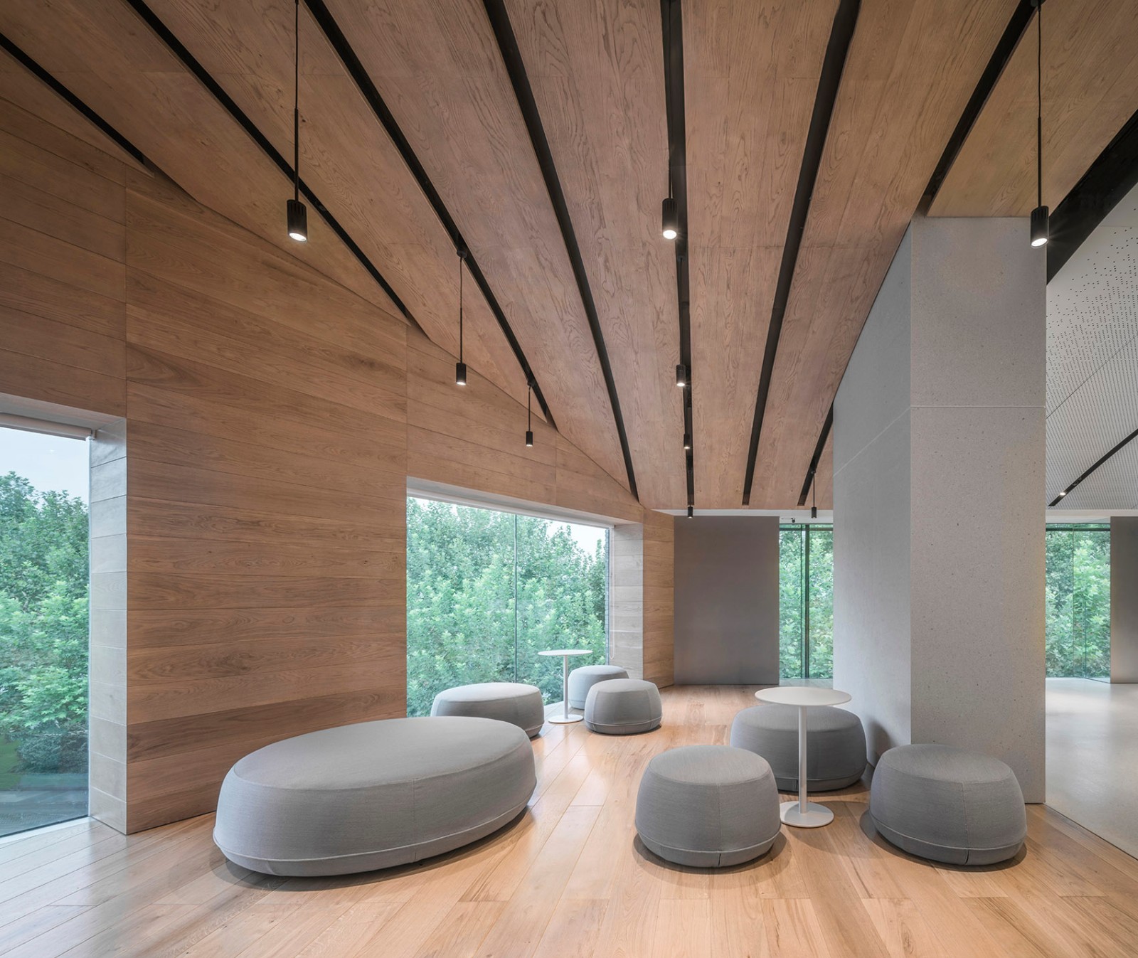 現(xiàn)代簡(jiǎn)約4S店展廳裝修設(shè)計(jì)-第5張圖片-上海古都建筑設(shè)計(jì)集團(tuán) 現(xiàn)代簡(jiǎn)約4S店展廳裝修設(shè)計(jì)-第5張圖片-上海古都建筑設(shè)計(jì)集團(tuán)