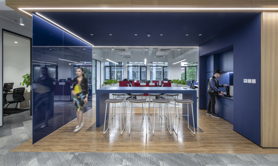 公共科技風(fēng)格辦公室裝修設(shè)計(jì)-第4張圖片-上海古都建筑設(shè)計(jì)集團(tuán) 公共科技風(fēng)格辦公室裝修設(shè)計(jì)-第4張圖片-上海古都建筑設(shè)計(jì)集團(tuán)